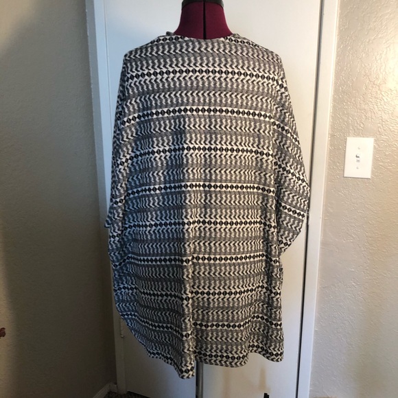 H&M ladies sweater size S. - Picture 2 of 3